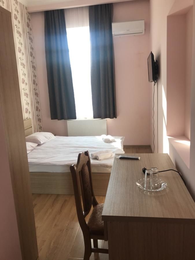 Отель Kmg Hotel Сурами-29